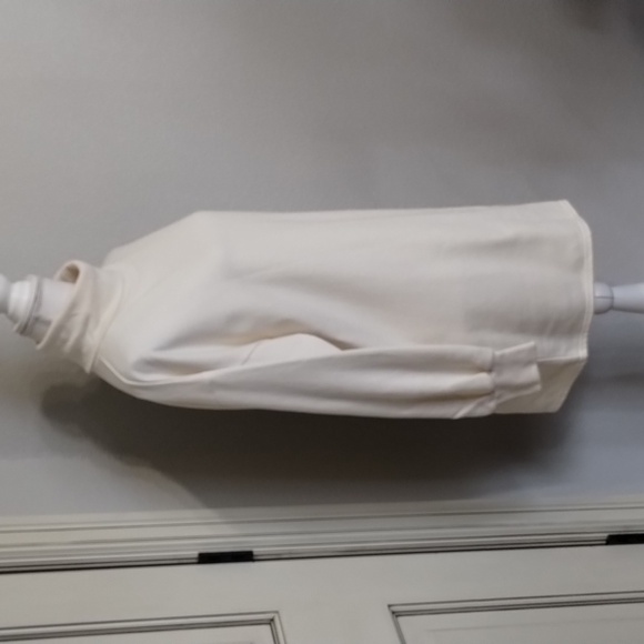 PrettyLittleThings Women's size 4 Cream Oversized Sweat Roll Neck Jumper… - Picture 5 of 10